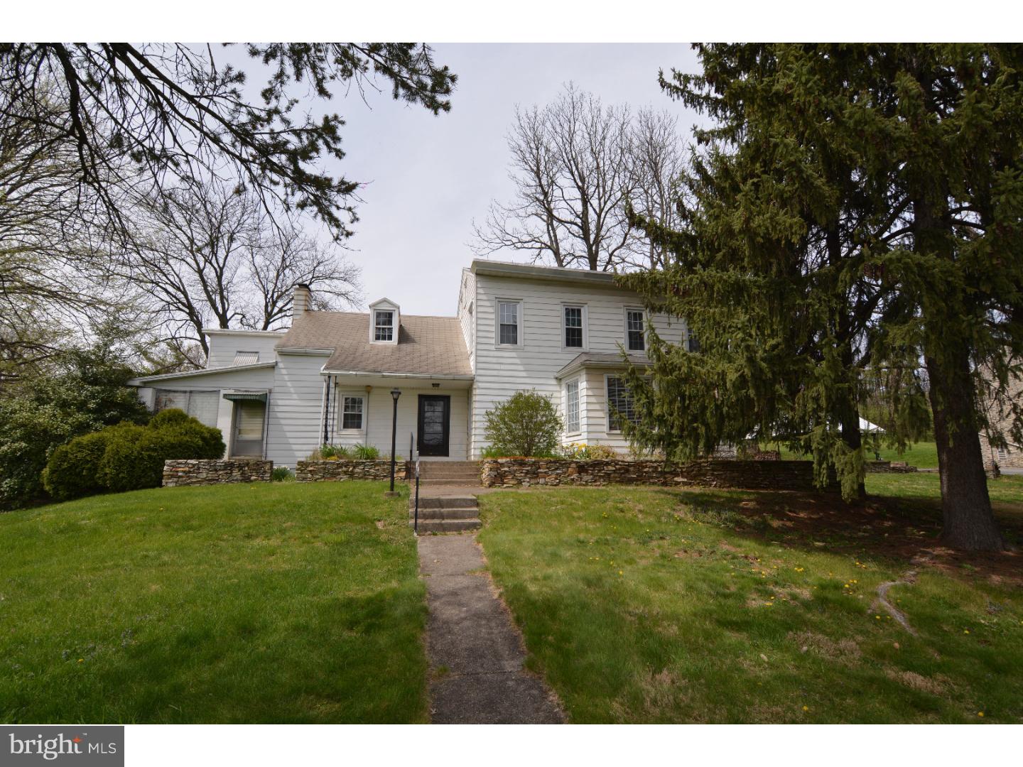 1043 Van Reed Road Reading, PA 19605 - Photo 5 of 25