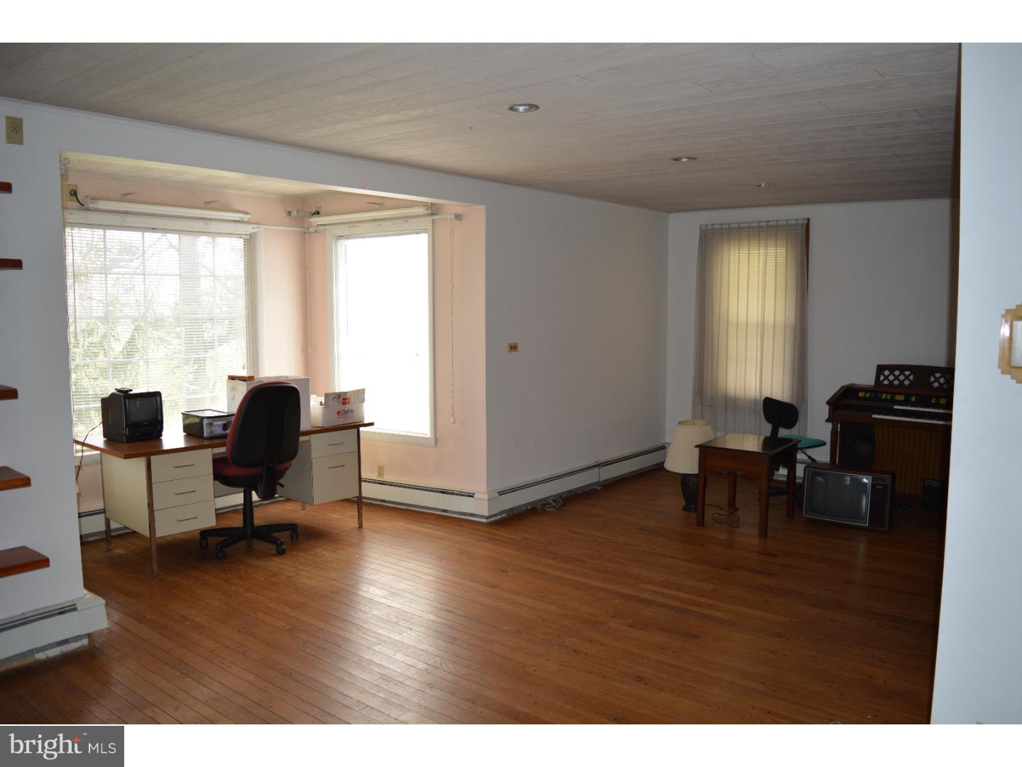 1043 Van Reed Road Reading, PA 19605 - Photo 7 of 25