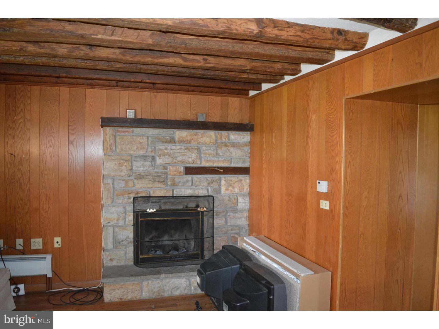 1043 Van Reed Road Reading, PA 19605 - Photo 8 of 25