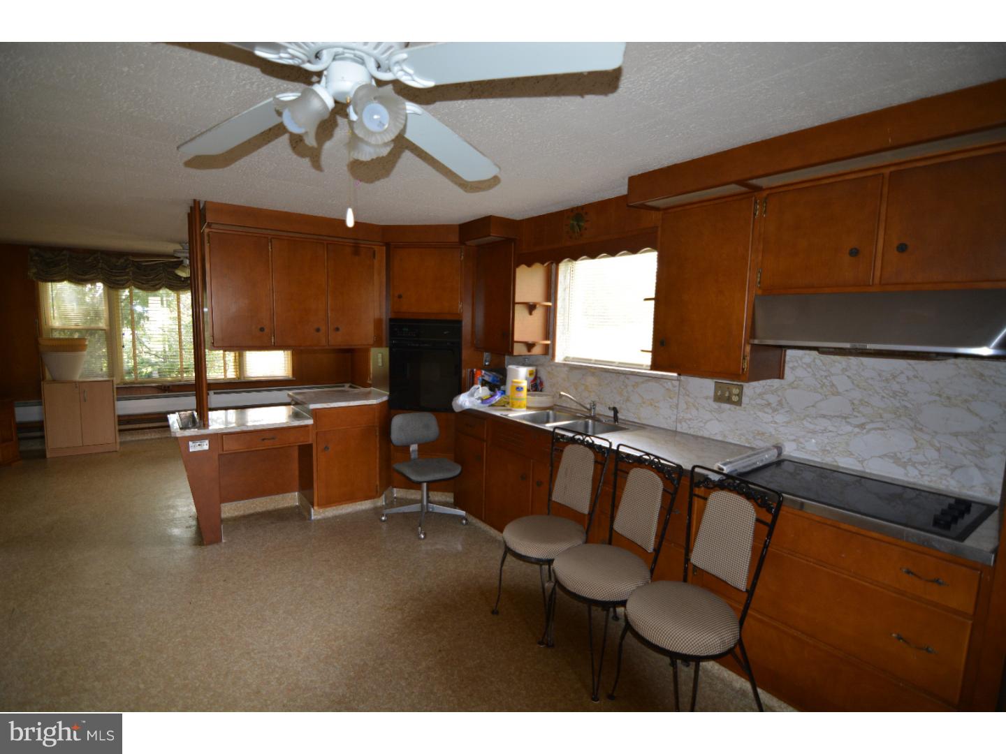 1043 Van Reed Road Reading, PA 19605 - Photo 9 of 25