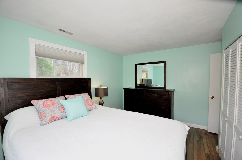 9 Bradford Road Hudson, MA 01749 - Photo 12 of 19