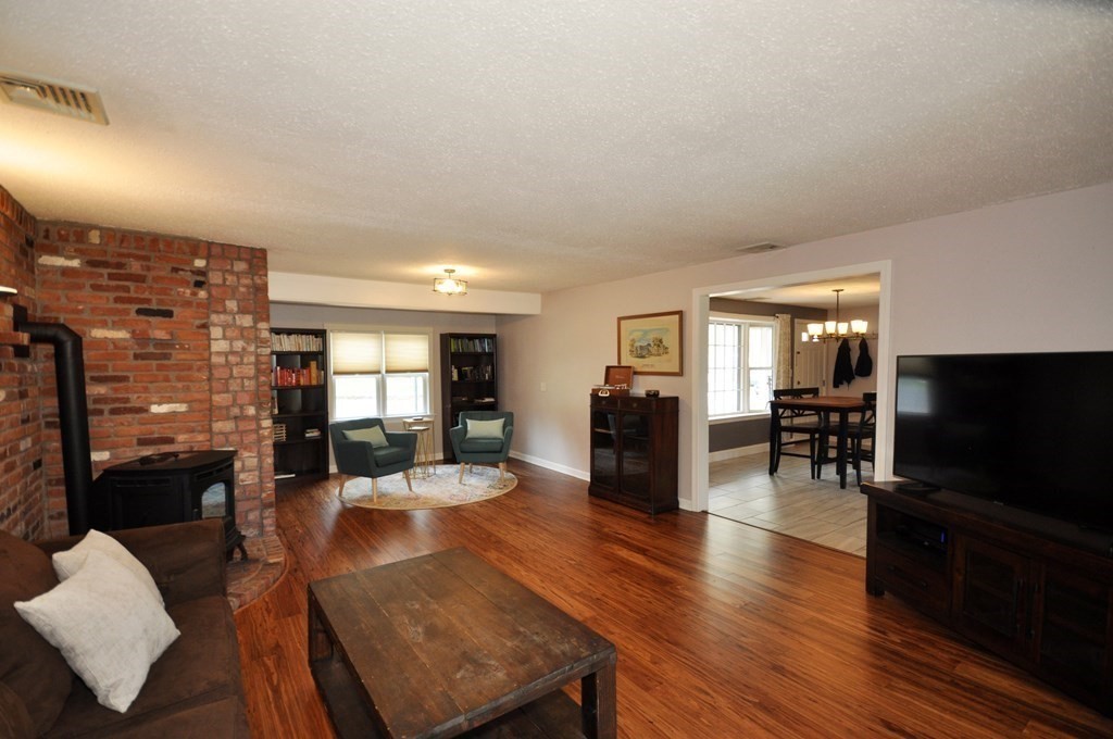 9 Bradford Road Hudson, MA 01749 - Photo 8 of 19