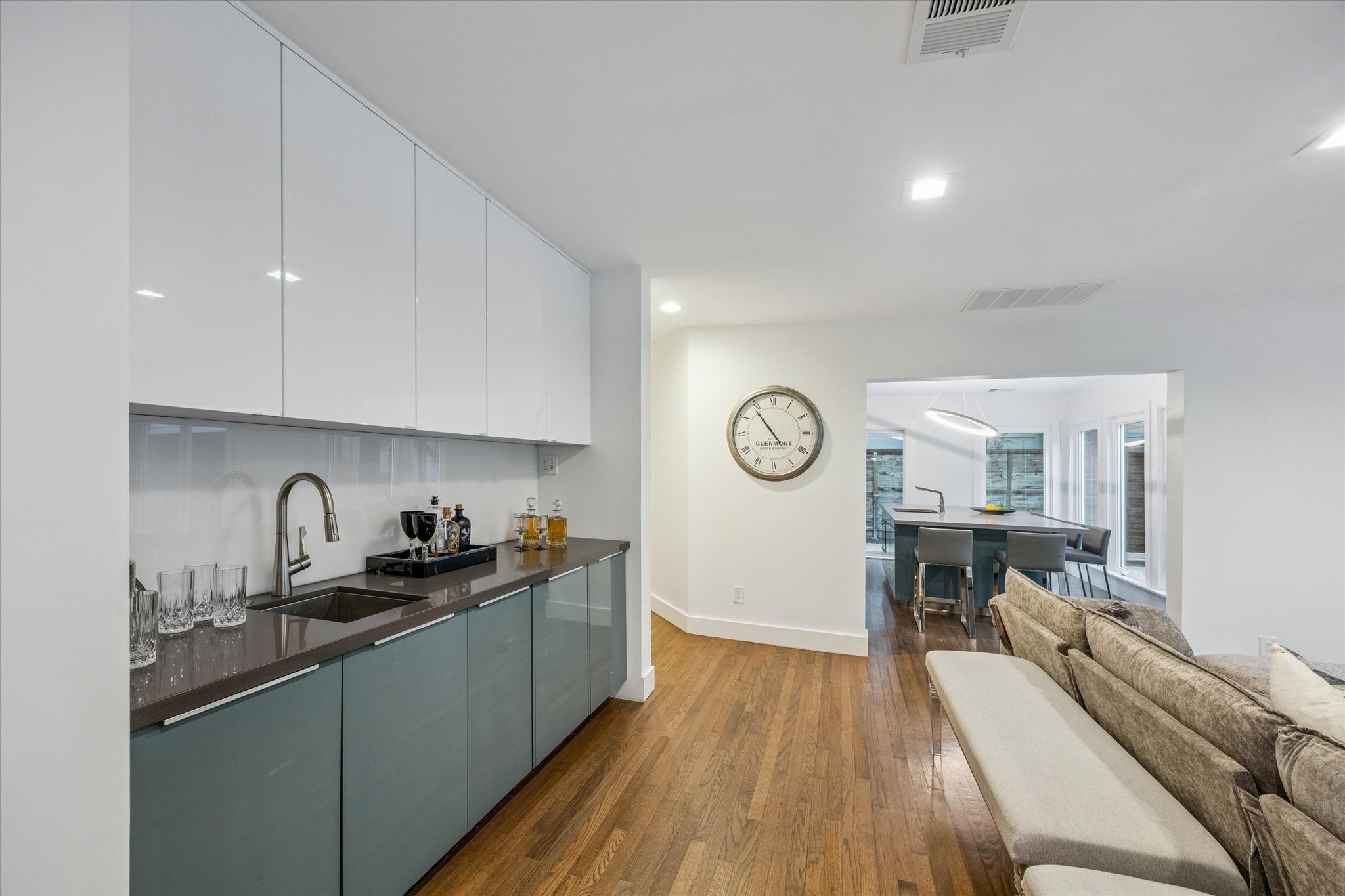 2420 Locke Lane Houston, TX 77019 - Photo 14 of 37 A closer view of the full wet bar located in the Family Room.