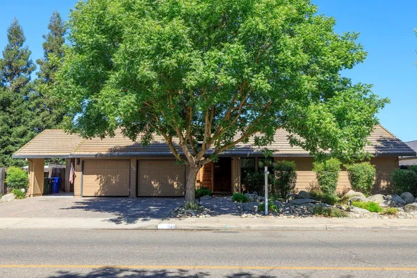 $649,900 | 1640 North Quincy Road, Turlock, CA 95382