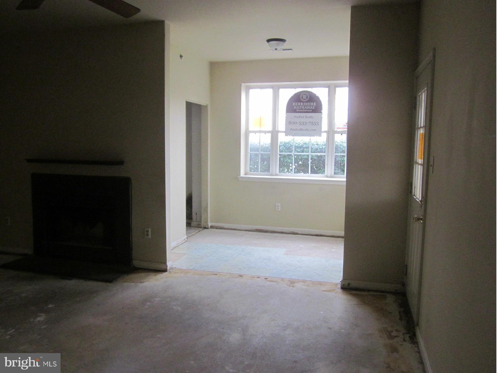 606 Moonglow Road, Unit 104 Odenton, MD 21113 - Photo 8 of 13 Living Room