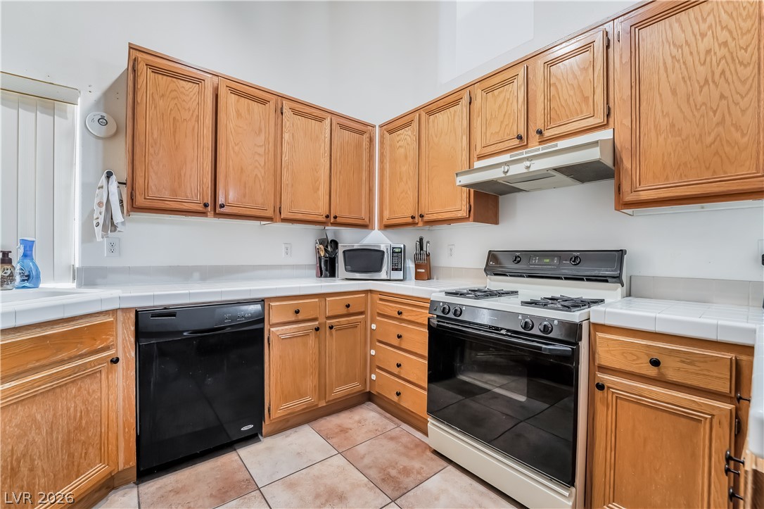 1040 Kings View Court Henderson, NV 89002 - Photo 14 of 37
