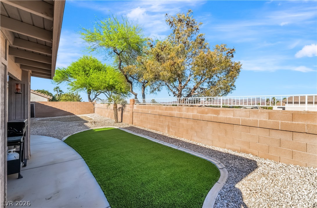 1040 Kings View Court Henderson, NV 89002 - Photo 34 of 37