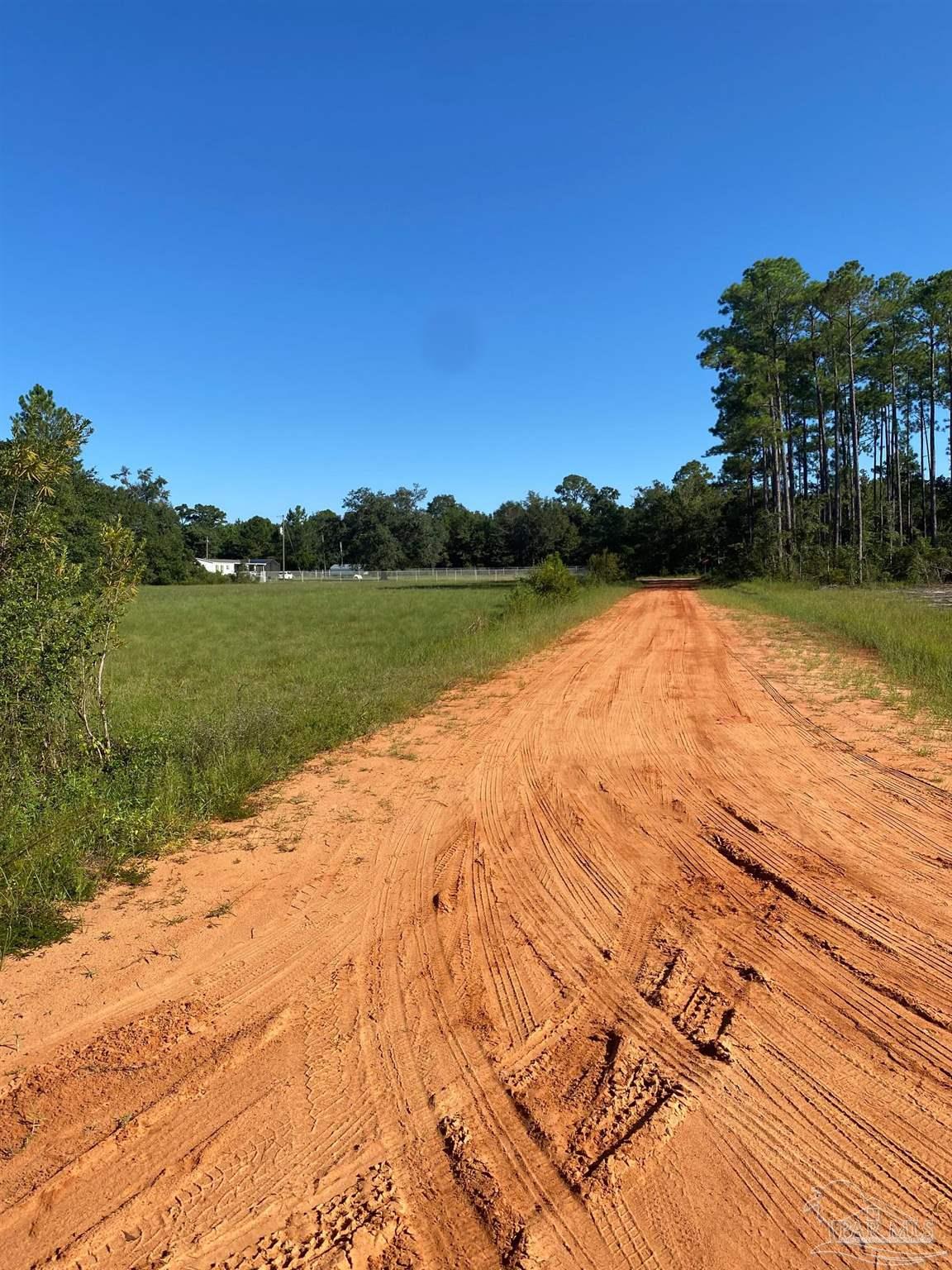 7099 Richard Lane Road Milton, FL 32583 - Photo 11 of 15 Gallery Image 11