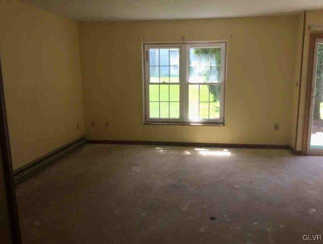 889 Briarstone Road Bethlehem, PA 18017 - Photo 3 of 9 Gallery Image 3