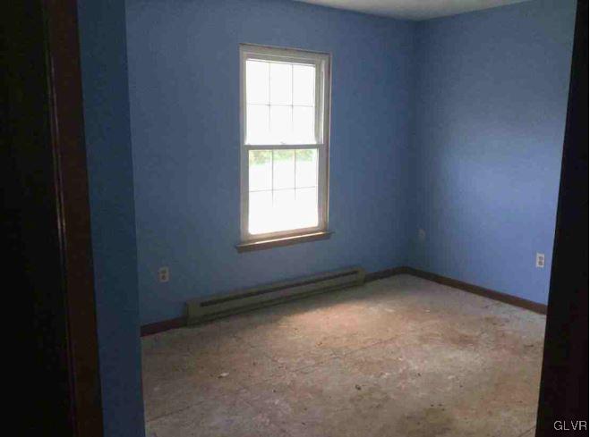 889 Briarstone Road Bethlehem, PA 18017 - Photo 5 of 9 Gallery Image 5