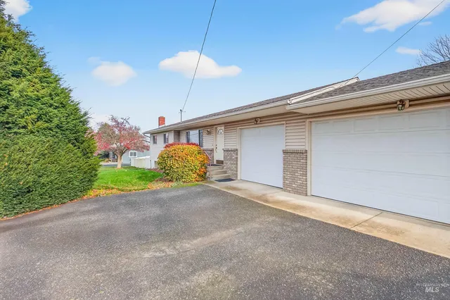 $405,000 | 3619 16th Street, Lewiston, ID 83501