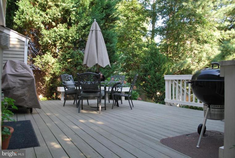 2083 Cobblestone Lane Reston, VA 20191 - Photo 2 of 30 Deck