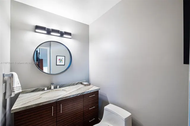 $2,275,000 | 2000 South Bayshore Drive, Unit 72, Miami, FL 33133