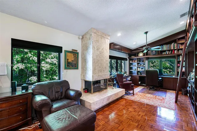 $2,275,000 | 2000 South Bayshore Drive, Unit 72, Miami, FL 33133