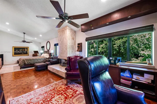 $2,275,000 | 2000 South Bayshore Drive, Unit 72, Miami, FL 33133