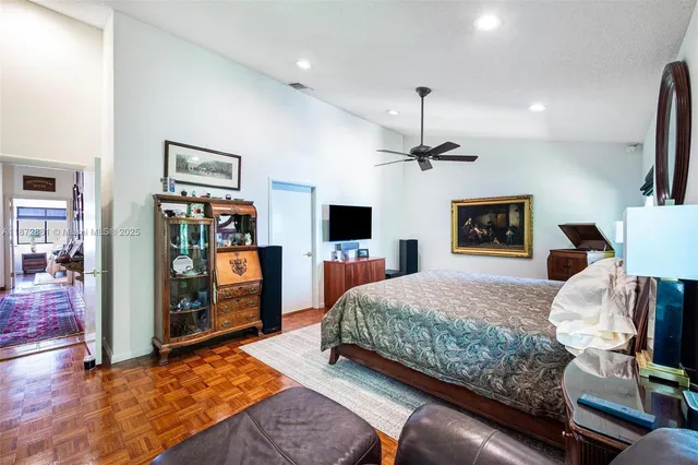 $2,275,000 | 2000 South Bayshore Drive, Unit 72, Miami, FL 33133