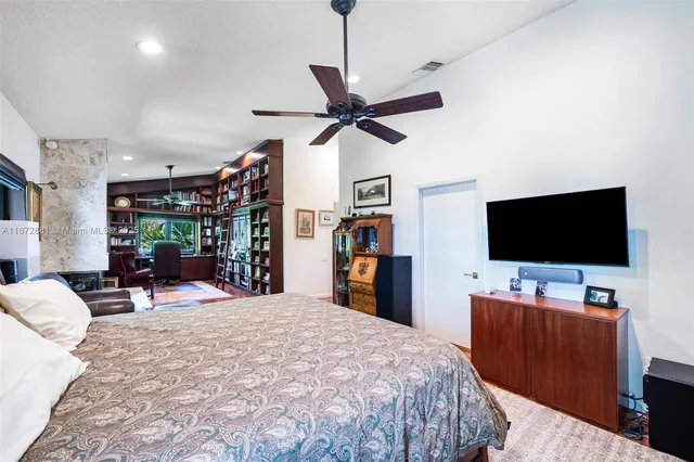 $2,275,000 | 2000 South Bayshore Drive, Unit 72, Miami, FL 33133