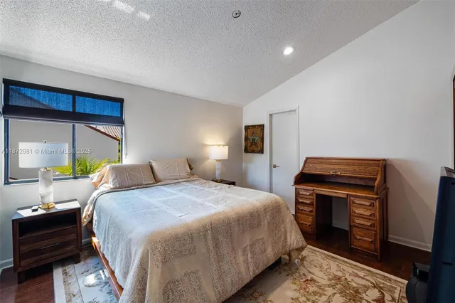 $2,275,000 | 2000 South Bayshore Drive, Unit 72, Miami, FL 33133