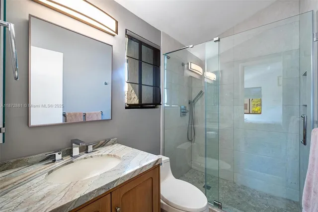 $2,275,000 | 2000 South Bayshore Drive, Unit 72, Miami, FL 33133