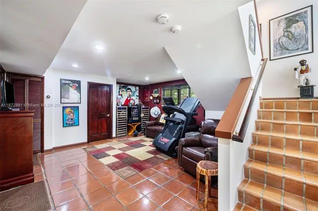 $2,275,000 | 2000 South Bayshore Drive, Unit 72, Miami, FL 33133