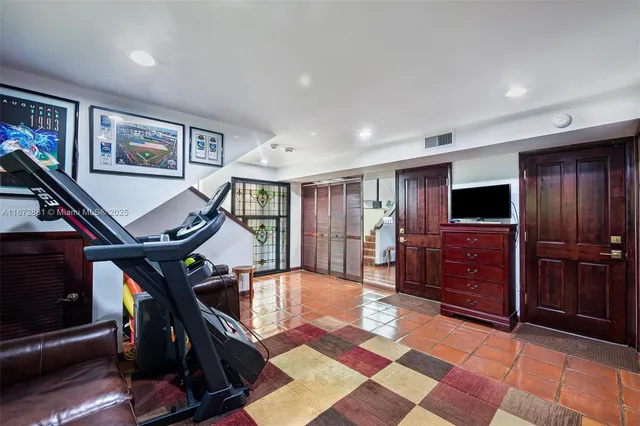 $2,275,000 | 2000 South Bayshore Drive, Unit 72, Miami, FL 33133