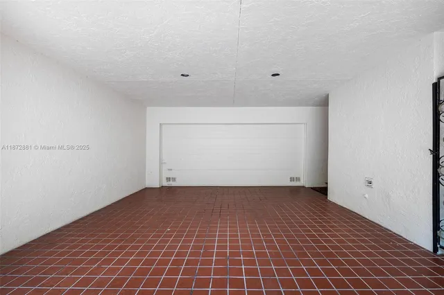 $2,275,000 | 2000 South Bayshore Drive, Unit 72, Miami, FL 33133