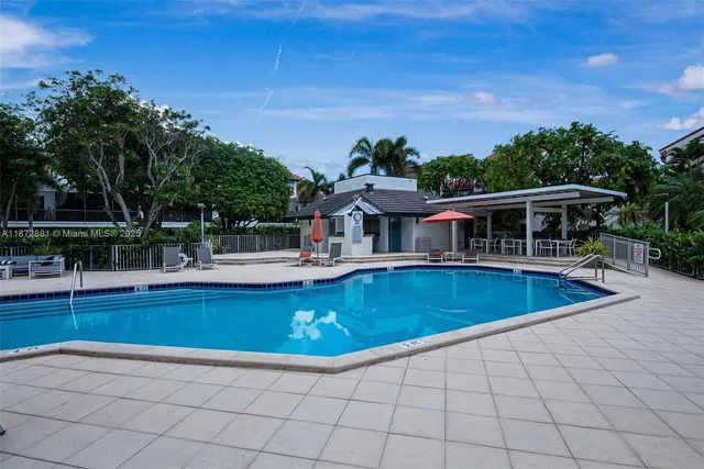 $2,275,000 | 2000 South Bayshore Drive, Unit 72, Miami, FL 33133