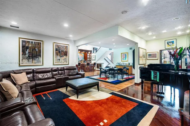 $2,275,000 | 2000 South Bayshore Drive, Unit 72, Miami, FL 33133