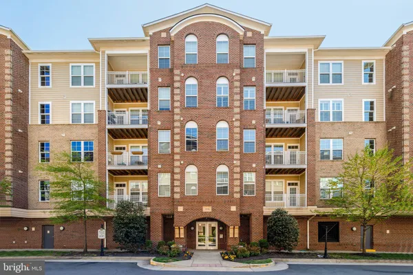$465,000 | 13723 Neil Armstrong Avenue, Unit 502, Herndon, VA 20171