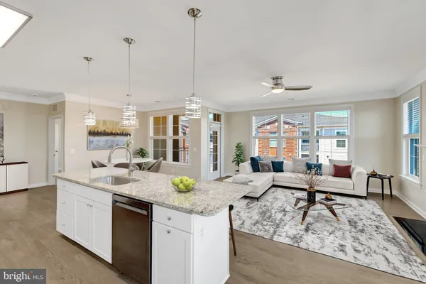 $465,000 | 13723 Neil Armstrong Avenue, Unit 502, Herndon, VA 20171