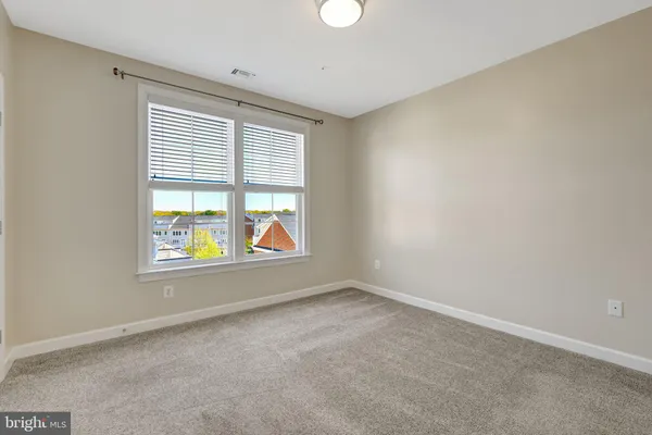 $465,000 | 13723 Neil Armstrong Avenue, Unit 502, Herndon, VA 20171