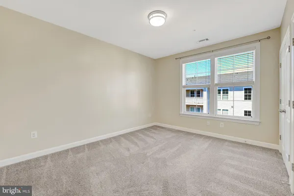 $465,000 | 13723 Neil Armstrong Avenue, Unit 502, Herndon, VA 20171