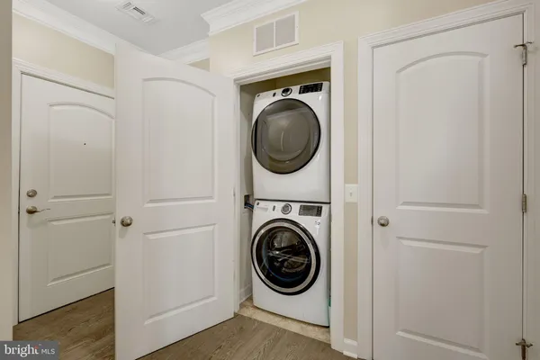 $465,000 | 13723 Neil Armstrong Avenue, Unit 502, Herndon, VA 20171