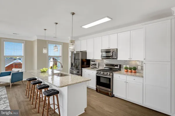 $465,000 | 13723 Neil Armstrong Avenue, Unit 502, Herndon, VA 20171