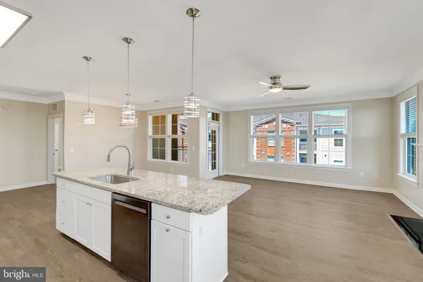 $465,000 | 13723 Neil Armstrong Avenue, Unit 502, Herndon, VA 20171