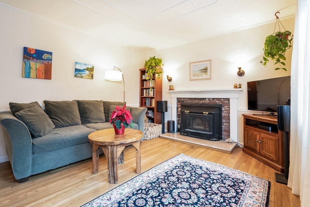 24 Englewood Road Gloucester, MA 01930 - Photo 4 of 21 Gallery Image 4