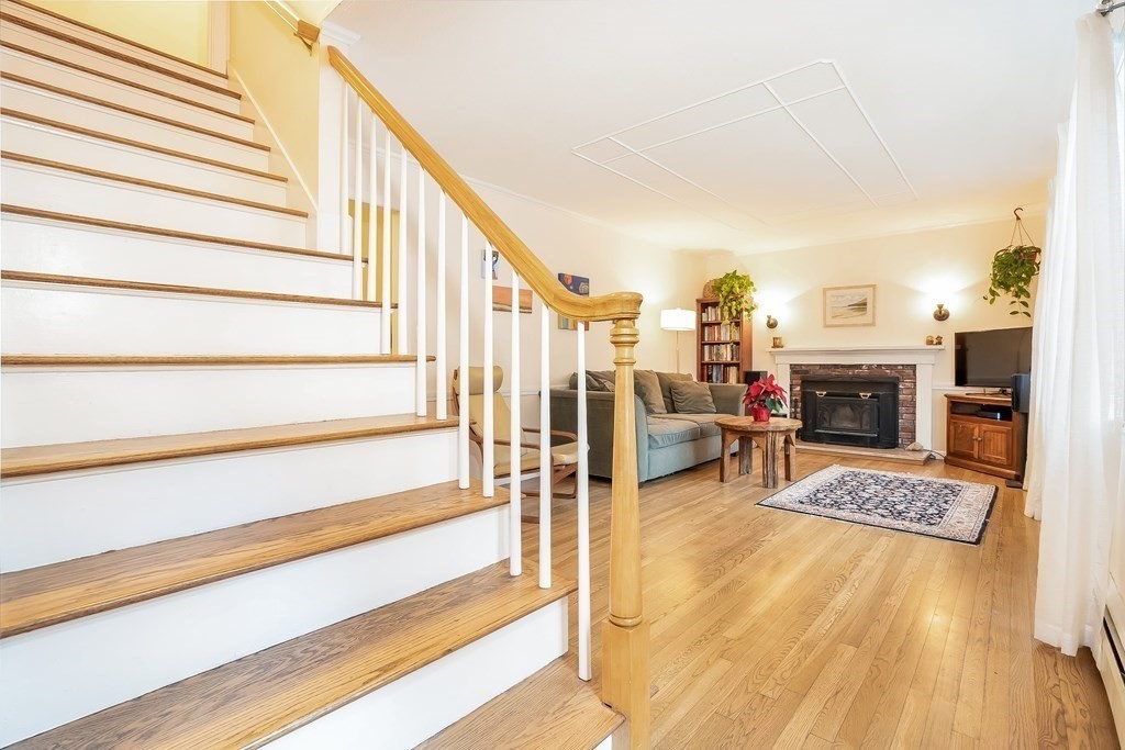 24 Englewood Road Gloucester, MA 01930 - Photo 5 of 21 Gallery Image 5
