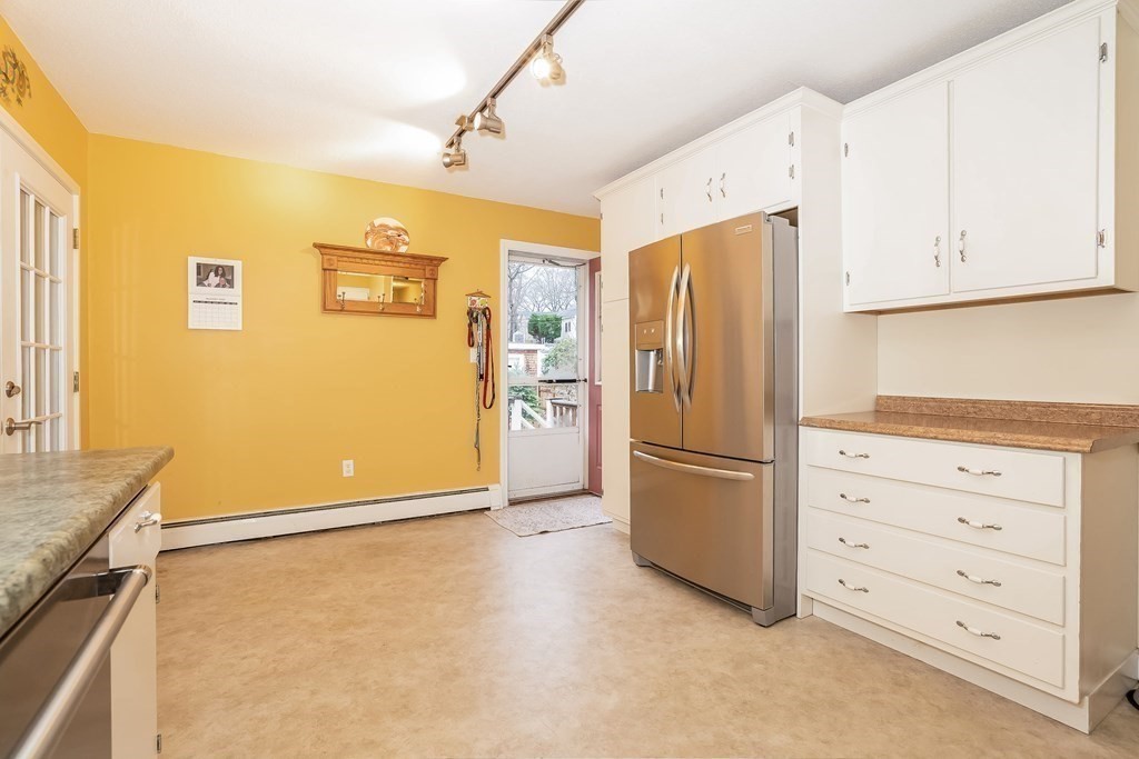 24 Englewood Road Gloucester, MA 01930 - Photo 9 of 21 Gallery Image 9