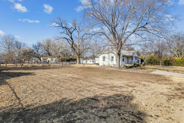 $124,900 | 3301 North Plum Street, Hutchinson, KS 67502