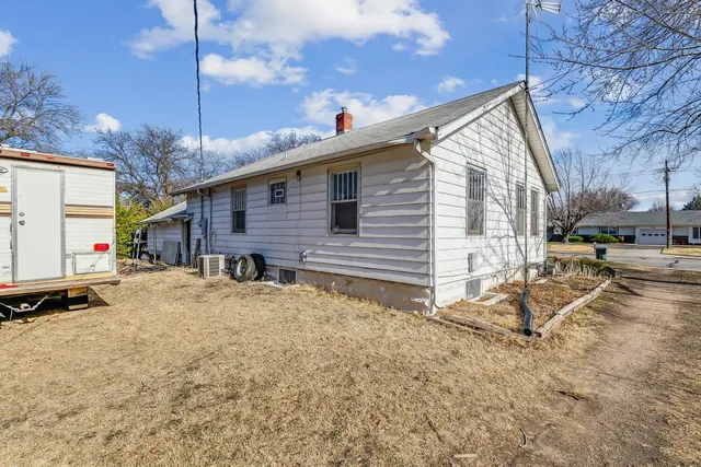 $124,900 | 3301 North Plum Street, Hutchinson, KS 67502