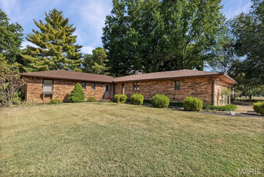 304 Country Club Drive Red Bud, IL 62278 - Photo 2 of 42