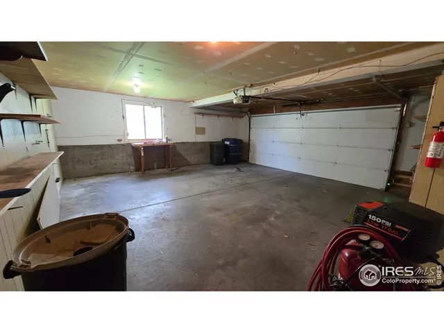 a black and white photo of a room