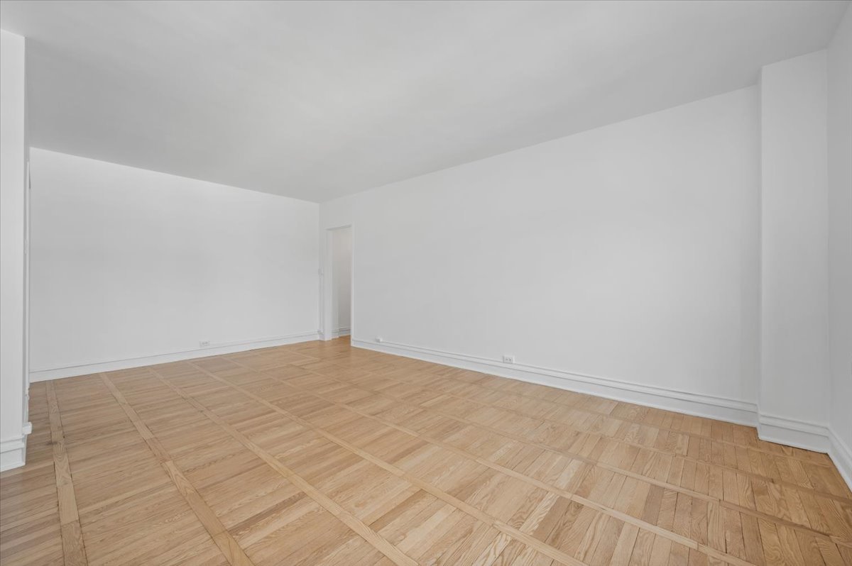 1585 Ridge Avenue, Unit 705 Evanston, IL 60201 - Photo 14 of 26