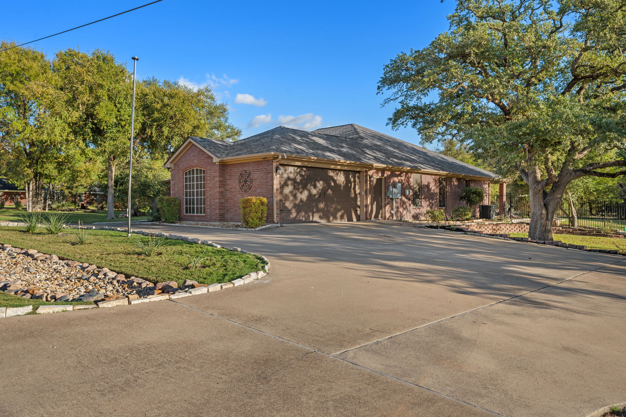 686 Benchmark Trail Belton, TX 76513 - Photo 3 of 38