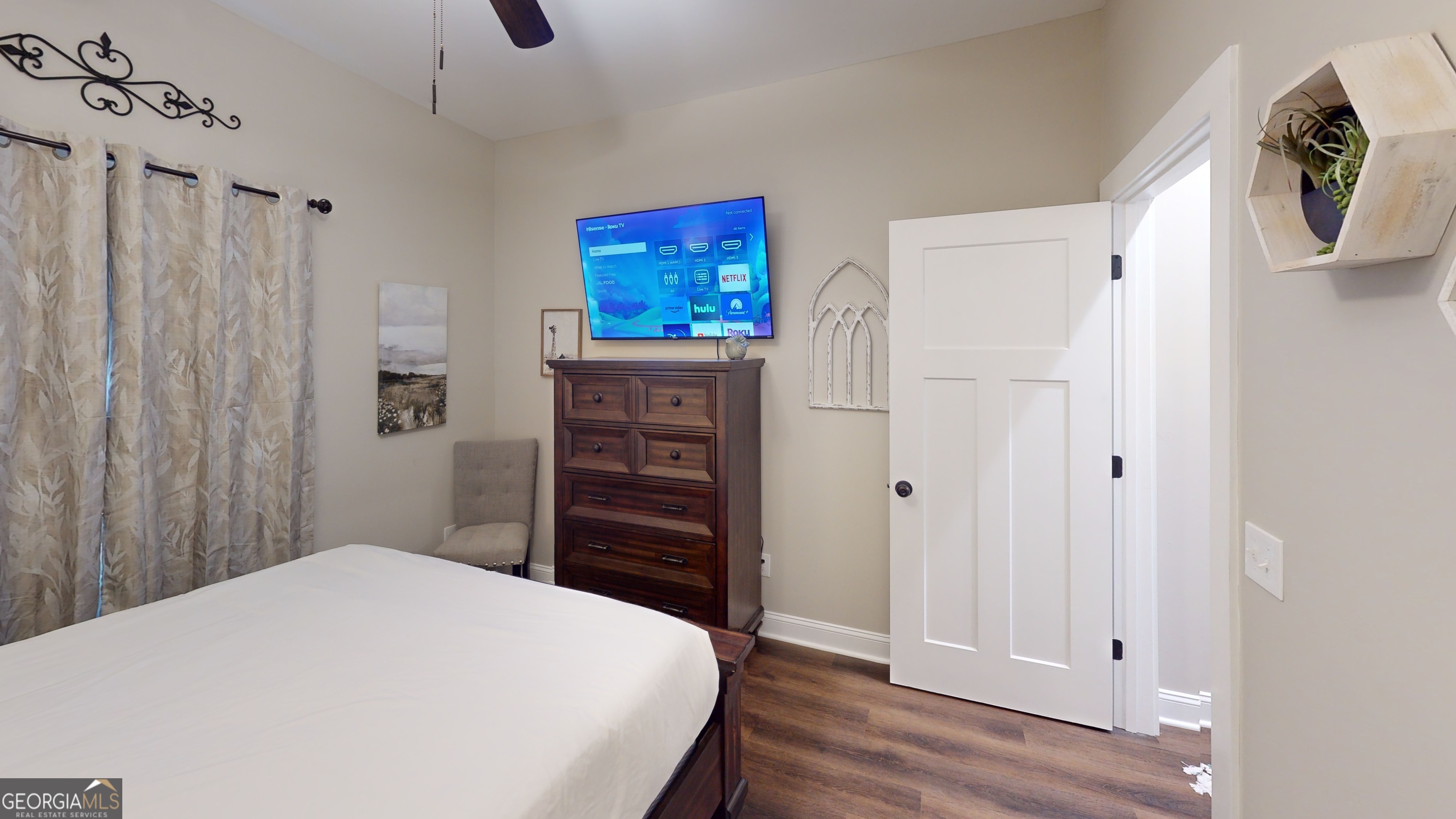 40 Luther Knight Road Southeast Cartersville, GA 30121 - Photo 7 of 22 a bedroom with a bed and a window