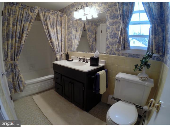 501 Lawrence Drive Springfield, PA 19064 - Photo 19 of 22 Bathroom