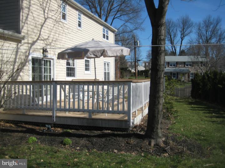 501 Lawrence Drive Springfield, PA 19064 - Photo 20 of 22 Deck