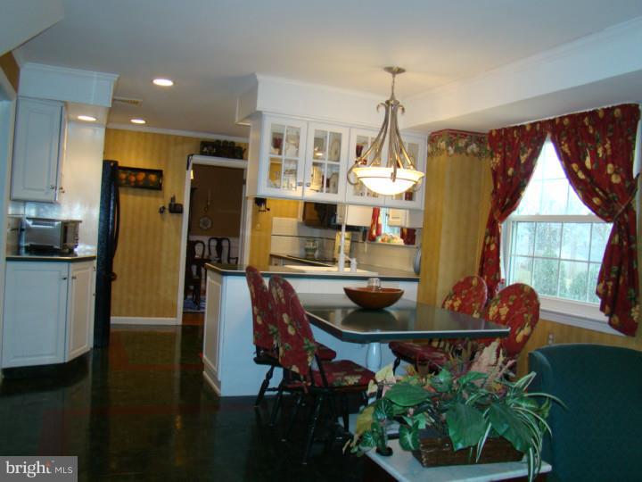 501 Lawrence Drive Springfield, PA 19064 - Photo 8 of 22 Kitchen