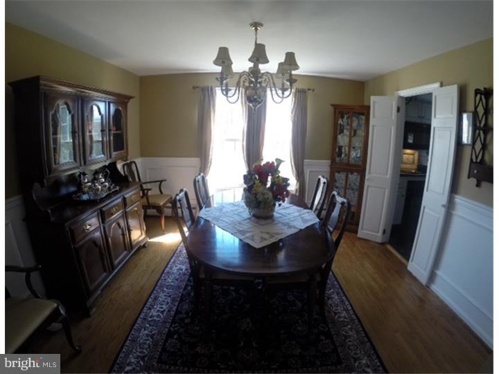 501 Lawrence Drive Springfield, PA 19064 - Photo 10 of 22 Dining Room