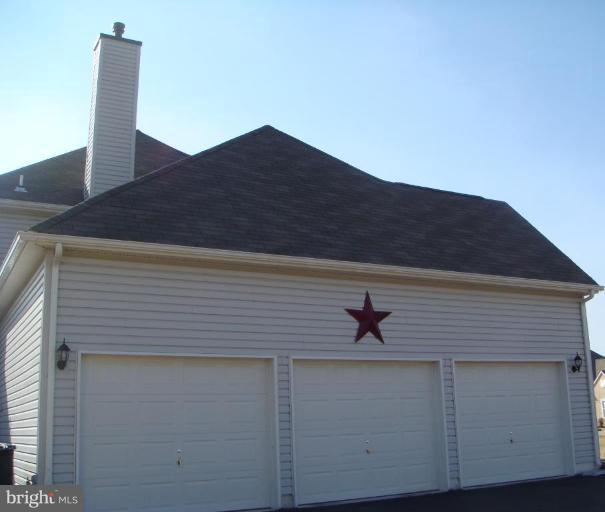 24 South View Road Rising Sun, MD 21911 - Photo 3 of 30 3 Car Garage